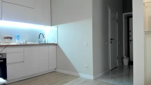 Emma online show from 11.05.25