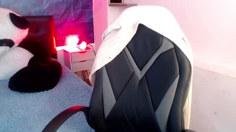 Emma  online show from 01.24.25