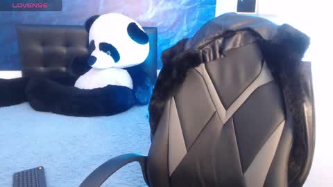 Emma  online show from 02.04.25