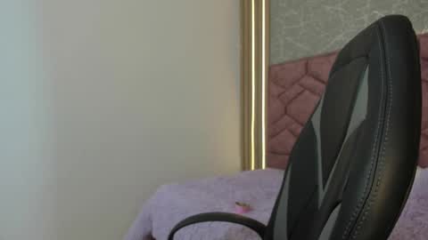 Emma  online show from 02.11.25
