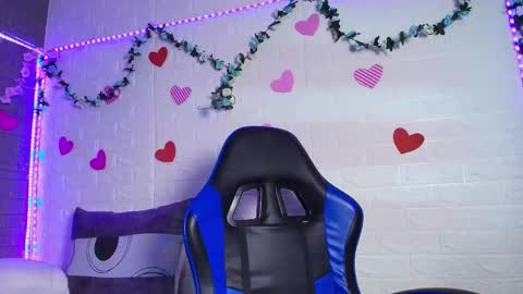 Emma Miel  online show from 11.21.25