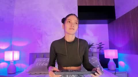 Snapshot of emma_jhoons chatting on 11.29.25 emma_jhoons online show from 11.29.25