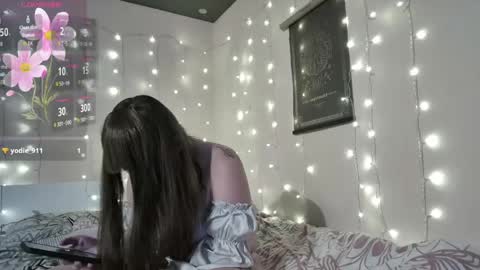 Snapshot of emma_just chatting on 04.18.26 emma_just online show from 04.18.26