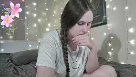 Snapshot of emma_just chatting on 05.22.26 emma_just online show from 05.22.26