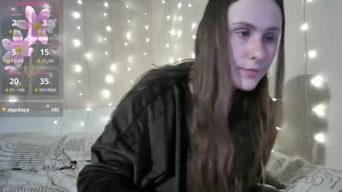 Snapshot of emma_just chatting on 05.31.26 emma_just online show from 05.31.26