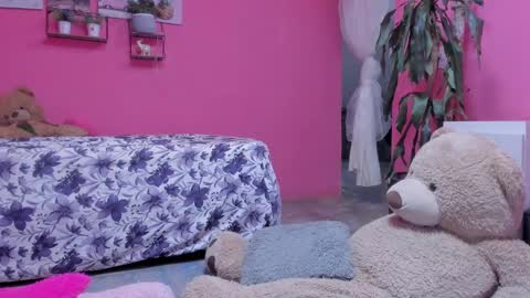 Snapshot of emma_lean chatting on 01.24.25 whises lits        online show from 01.24.25