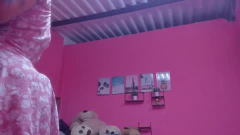 Snapshot of emma_lean chatting on 02.13.25 whises lits        online show from 02.13.25