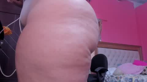 Snapshot of emma_lean chatting on 03.08.25 whises lits        online show from 03.08.25