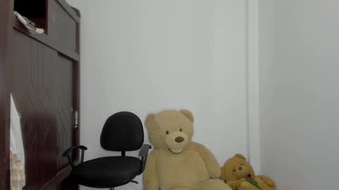 Snapshot of emma_lean chatting on 09.18.25 whises lits        online show from 09.18.25
