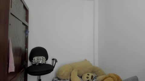 Snapshot of emma_lean chatting on 10.03.25 whises lits        online show from 10.03.25