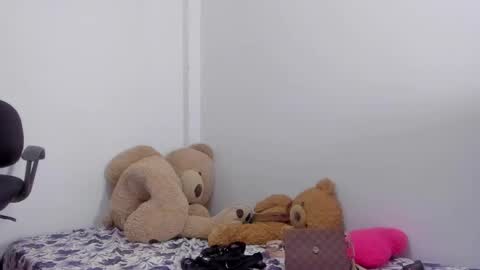 Snapshot of emma_lean chatting on 10.07.25 whises lits        online show from 10.07.25