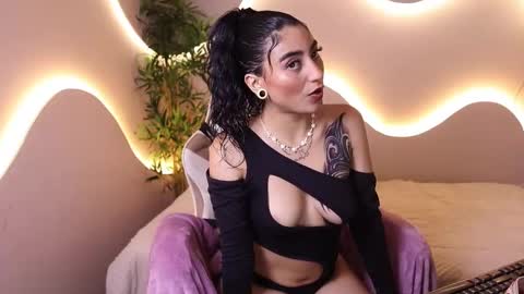 Snapshot of emma_lirys chatting on 10.07.25 Emma online show from 10.07.25