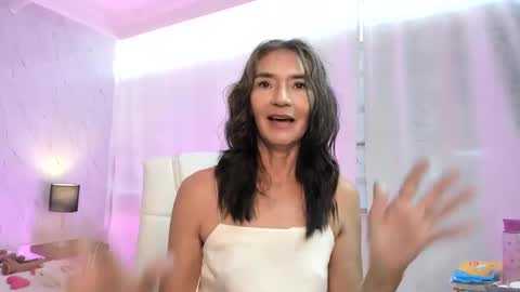 Snapshot of emma_mendoza chatting on 01.22.25 Emma online show from 01.22.25