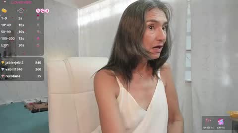 Snapshot of emma_mendoza chatting on 01.24.25 Emma online show from 01.24.25
