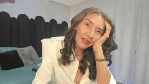 Snapshot of emma_mendoza chatting on 02.07.25 Emma online show from 02.07.25
