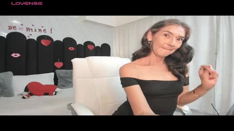 Snapshot of emma_mendoza chatting on 02.15.25 Emma online show from 02.15.25