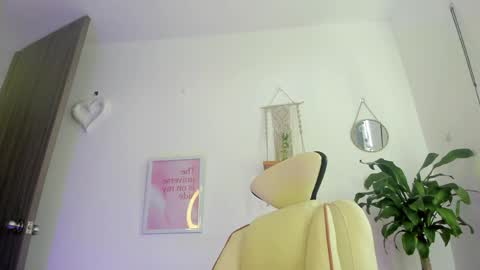 Snapshot of emma_rinaldi_ chatting on 04.03.26 Emma online show from 04.03.26
