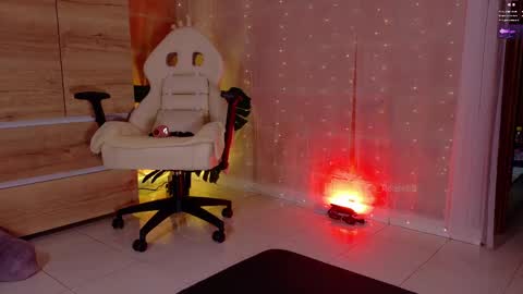 Emma Rouse Independent Model online show from 04.11.26