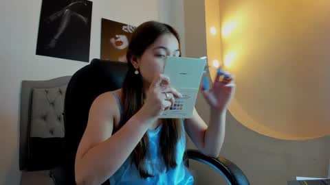Snapshot of emma_rousz chatting on 09.22.25 emma online show from 09.22.25