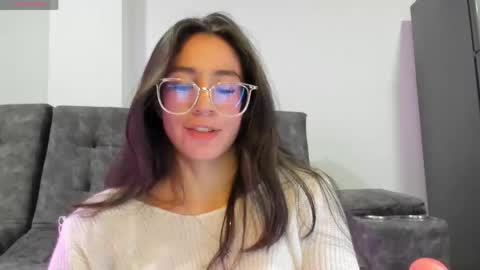 Snapshot of emma_sandovaal chatting on 05.18.26 Emma online show from 05.18.26