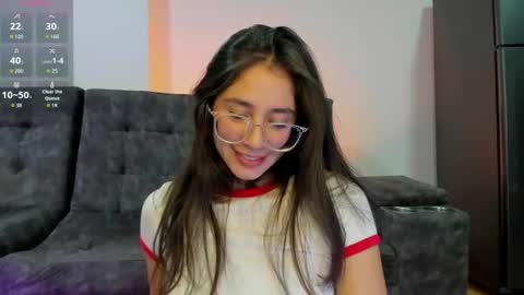 Snapshot of emma_sandovaal chatting on 06.17.26 Emma online show from 06.17.26