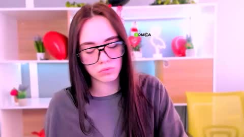 emma_swee online show from 02.20.26