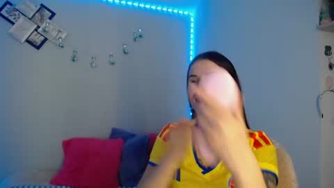 Snapshot of emma_sweethot chatting on 06.17.26 Emma Black online show from 06.17.26