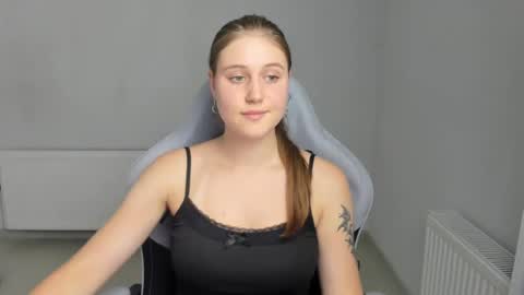 Snapshot of emma_sweettyy chatting on 07.14.26 Emma online show from 07.14.26