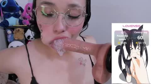 Snapshot of emma_winsslow chatting on 09.30.25 Emma online show from 09.30.25