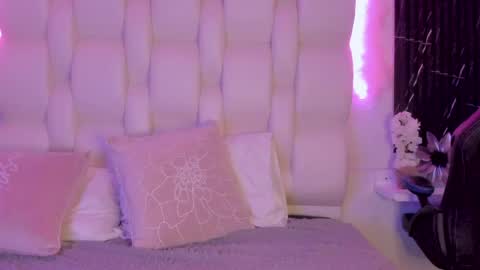 emmaa00_ online show from 04.16.26