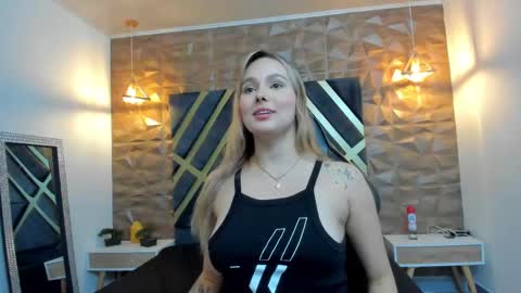 Snapshot of emmaa_white_ chatting on 09.20.25 EMMA online show from 09.20.25