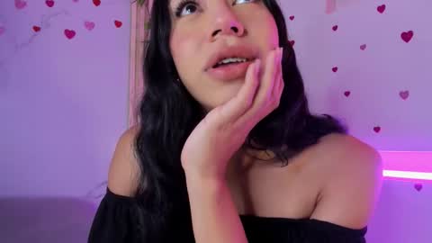 emmaclark_1 online show from 09.10.25