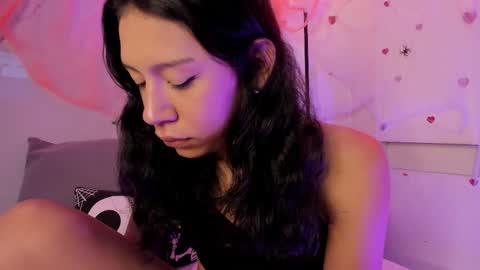 emmaclark_1 online show from 10.07.25