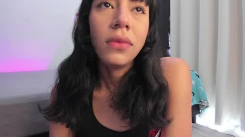 Snapshot of emmaclark_1 chatting on 05.25.26 emmaclark_1 online show from 05.25.26