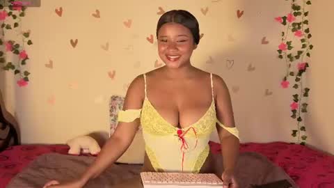 Snapshot of emmaconneer chatting on 07.25.26 Emma online show from 07.25.26
