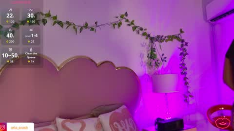 Snapshot of emmacrush chatting on 06.02.26 Welcome Im yosein Your love is my passion activate it with your tips and enjoy with me online show from 06.02.26