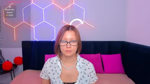 Snapshot of emmaethereal chatting on 04.21.26 Emma 3 online show from 04.21.26