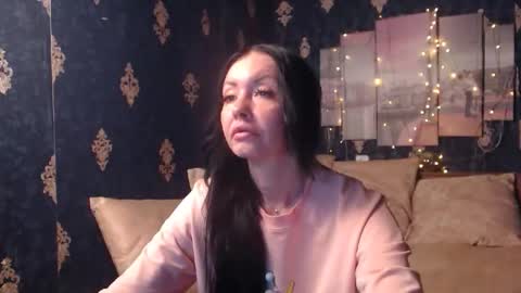 EmmaGoldX online show from 11.04.25