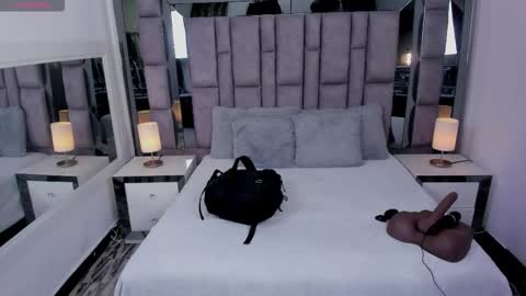 Snapshot of emmahill1 chatting on 02.20.26 EMMA HILL online show from 02.20.26