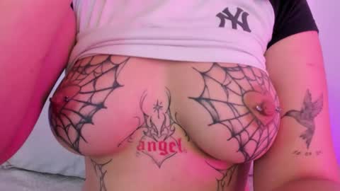 Snapshot of emmajohanson chatting on 02.17.26 emmajohanson online show from 02.17.26