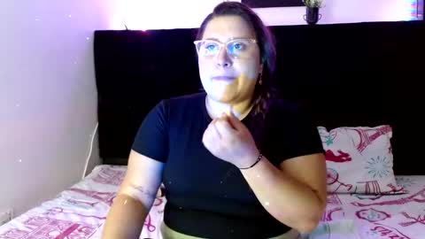 Snapshot of emmatower chatting on 09.15.25 emmatower online show from 09.15.25