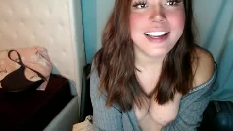 Snapshot of emmawatsoons chatting on 11.06.25 YourDreamGirl Emma online show from 11.06.25