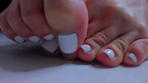 Snapshot of emmi_love_ chatting on 12.13.24 Emmi online show from 12.13.24