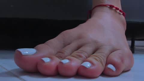 Snapshot of emmi_love_ chatting on 12.13.24 Emmi online show from 12.13.24