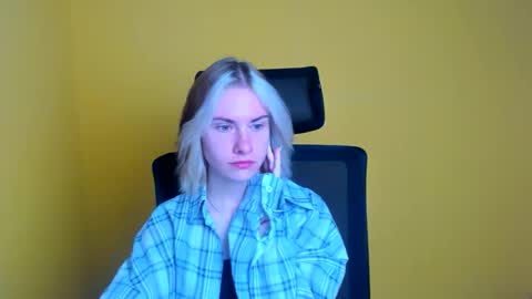 Emmi online show from 09.10.25