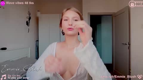 Snapshot of emmie_blush chatting on 09.20.25 Emily online show from 09.20.25