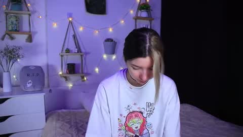 emmie_everly online show from 10.11.25