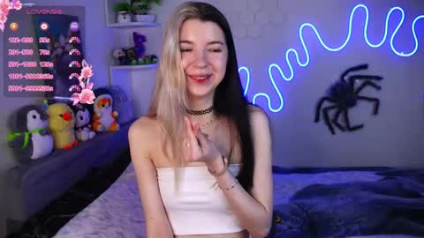 Snapshot of emmie_everly chatting on 04.30.26 emmie_everly online show from 04.30.26