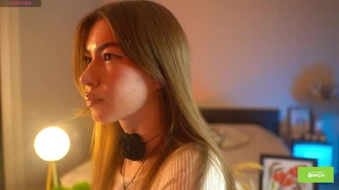 Snapshot of emmiellee chatting on 06.08.26 emmiellee online show from 06.08.26