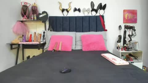 Snapshot of emmily_giraldo chatting on 04.29.26 online show from 04.29.26